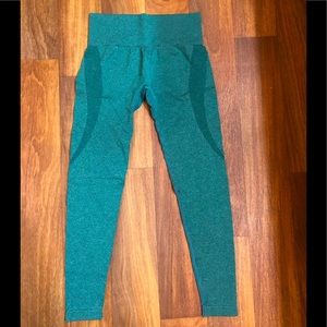 Green Contour Workout Leggings!!! Never worn!!